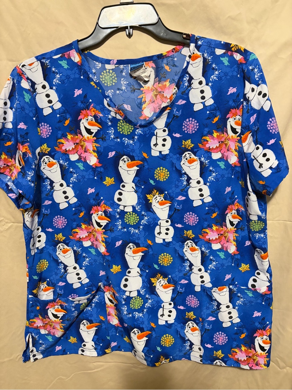 Short Sleeve Olaf Graphic Scrub Top in Blue